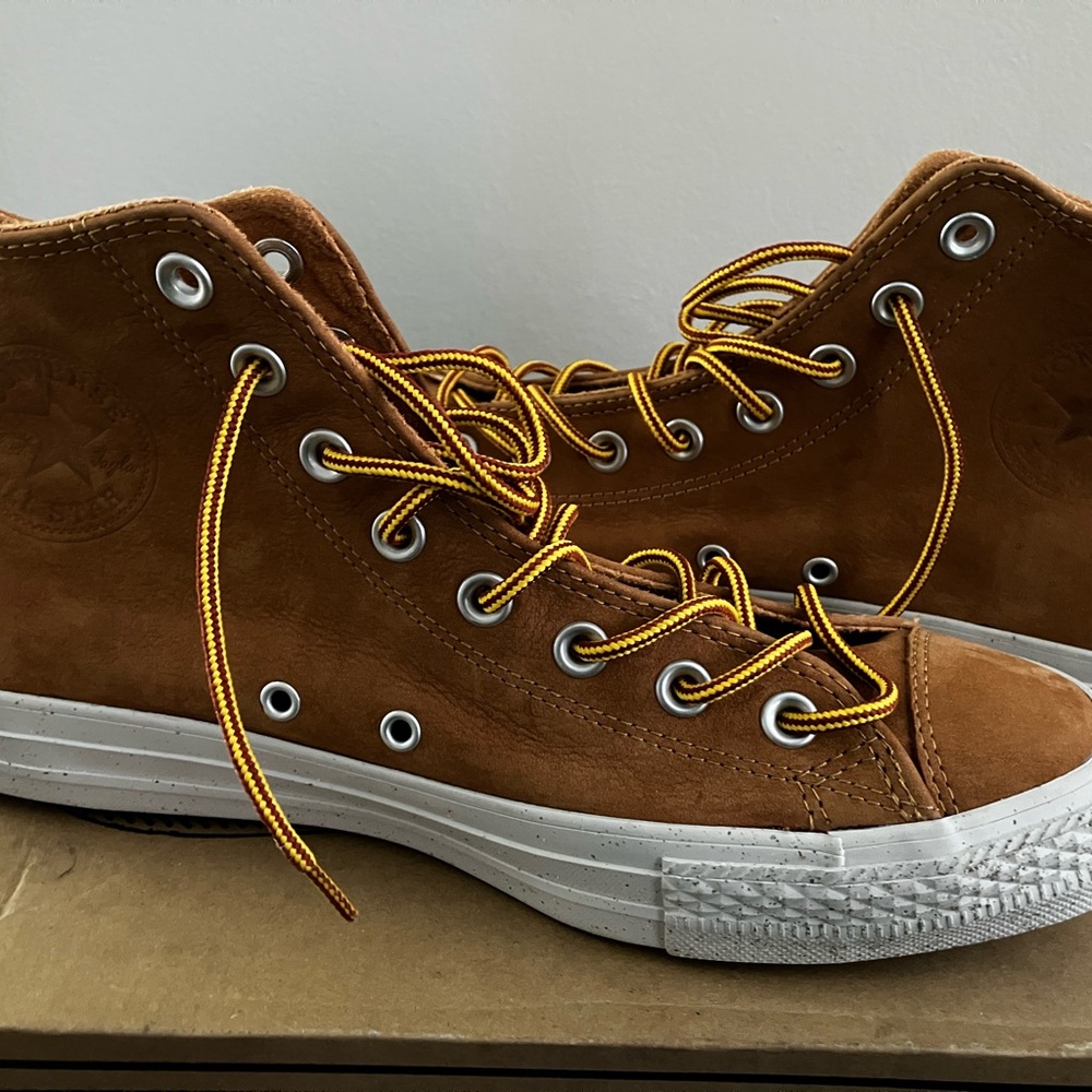 Converse Men's Tan High-Top Sneakers (no box)